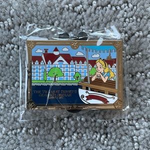 NEW Disney The Villas At Grand Floridian Alice In Wonderland Limited Release Pin